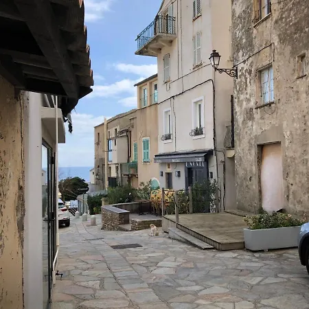 Grande Terrasse Sur La *