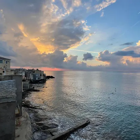 Grande Terrasse Sur La *