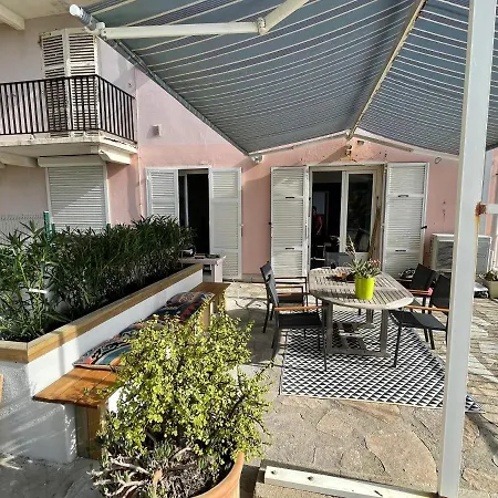 Lägenhet Grande Terrasse Sur La Brando